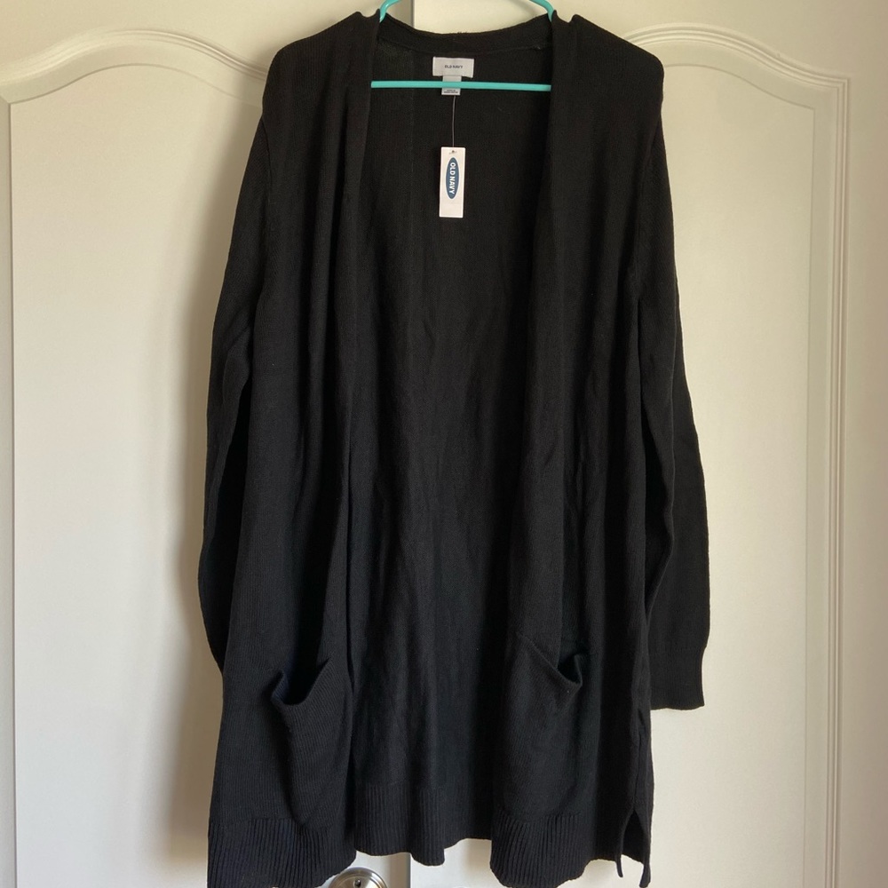 Long black sweater with pockets